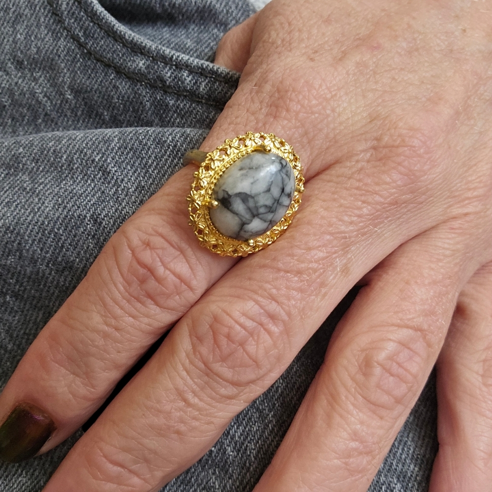 Austrian Pinolith Ring - Picture 3 of 3